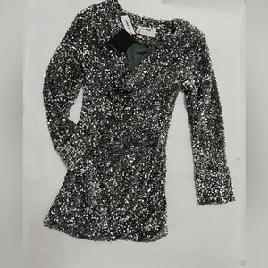NWT - gorgeous sequin 4th + Reckless silver long sleeve mini dress - size M
